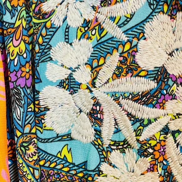 John Mark NWT 3X Button Down Blouse Top Embroidered Roll Tab Sleeves Floral $139 - Picture 3 of 8